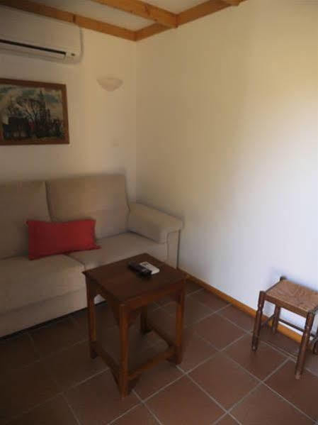 La Cerca Del Alcornoque *